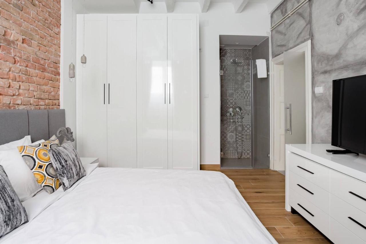 Hostgost Selected - Molerova 9 * Belgrade