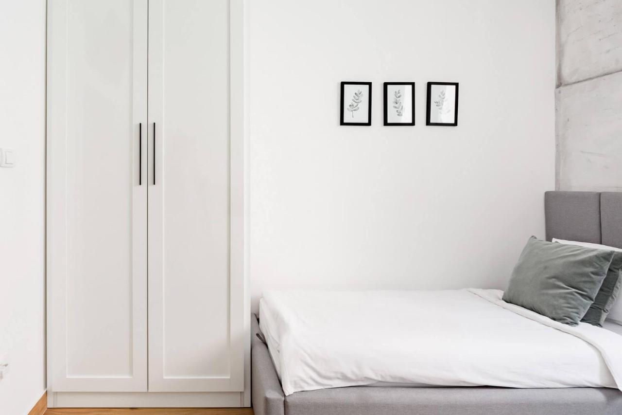 Hostgost Selected - Molerova 9